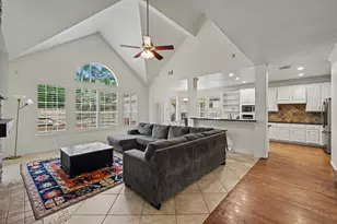 83 E Green Gables Cir, The Woodlands, TX 77382 - Photo 10