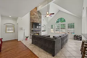 83 E Green Gables Cir, The Woodlands, TX 77382 - Photo 12