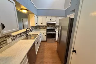 14 Sarita Rd, Angleton, TX 77515 - Photo 6