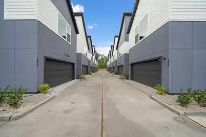 24 Bucan #C, Houston, TX 77076 - Photo 4