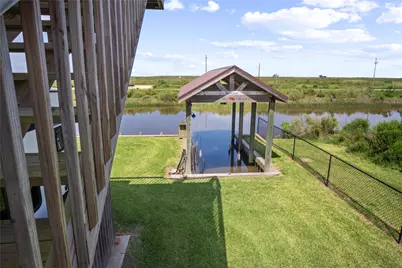 1352 Van Sant, Gilchrist, TX 77617 - Photo 20