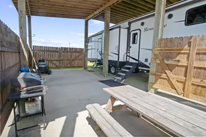 1352 Van Sant, Gilchrist, TX 77617 - Photo 8