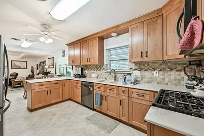 5106 Harbor Light Drive, Dickinson, TX 77539 - Photo 14