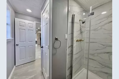 325 Texas Street, Freeport, TX 77541 - Photo 12