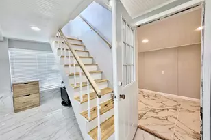 325 Texas St, Freeport, TX 77541 - Photo 14