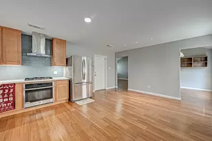 9466 Coast Bridge St, Houston, TX 77075 - Photo 12