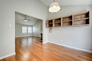 9466 Coast Bridge St, Houston, TX 77075 - Photo 8