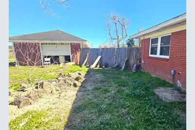 402 Sailfish Street, Freeport, TX 77541 - Photo 10