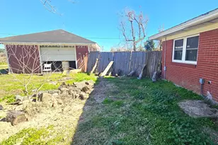 402 Sailfish St, Freeport, TX 77541 - Photo 10