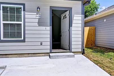 8695 Sassafras, Willis, TX 77318 - Photo 4