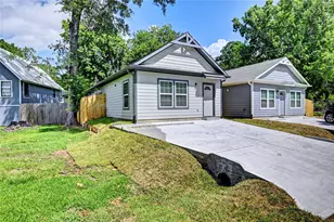 8695 Sassafras, Willis, TX 77318 - Photo 1