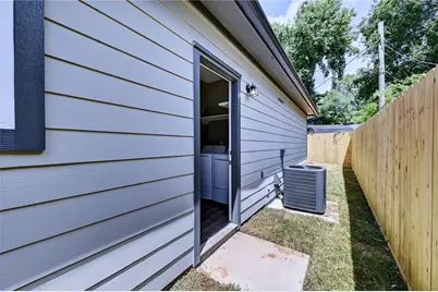 8695 Sassafras, Willis, TX 77318 - Photo 18