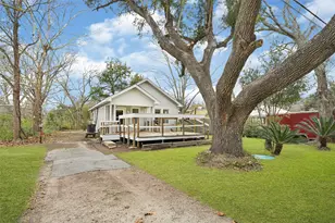 830 Ross St, La Marque, TX 77568 - Photo 2