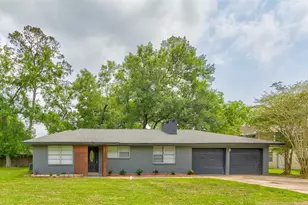 2110 Pecan St, Dickinson, TX 77539 - Photo 1