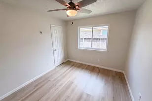 318 Flora Vista Dr, Houston, TX 77598 - Photo 12