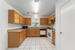8252 Golf Green Cir, Houston, TX 77036 - Photo 8