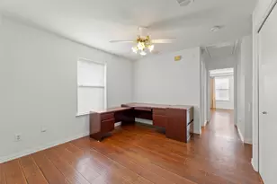 8252 Golf Green Cir, Houston, TX 77036 - Photo 10