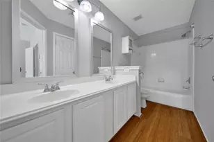 26 N Walden Elms Cir, The Woodlands, TX 77382 - Photo 18