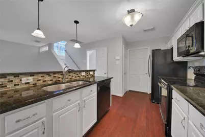 26 N Walden Elms Circle, The Woodlands, TX 77382 - Photo 8