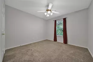 26 N Walden Elms Cir, The Woodlands, TX 77382 - Photo 20