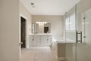 13422 Yaupon Holly Ln, Houston, TX 77044 - Photo 20