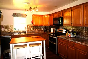 303 N 9th St, Beasley, TX 77417 - Photo 8