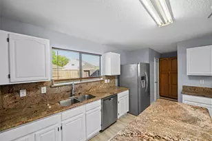 7627 Greenwood Point Dr, Cypress, TX 77433 - Photo 10