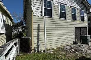 3122 Ave N 1/2, Galveston, TX 77550 - Photo 2