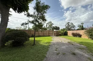 4302 Banner Dr, Houston, TX 77013 - Photo 26