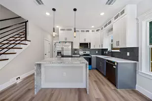 4624 Mayflower St, Houston, TX 77033 - Photo 8