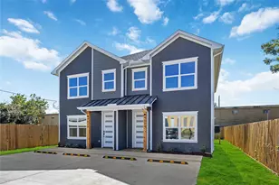 4624 Mayflower St, Houston, TX 77033 - Photo 2