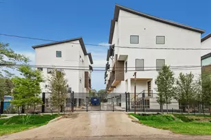 1032 W 17th St, Houston, TX 77008 - Photo 1