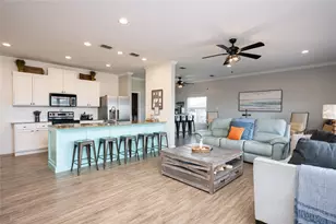 3228 Castle Dr, Crystal Beach, TX 77650 - Photo 6