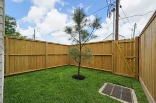859 Rachel St, Houston, TX 77091 - Photo 4