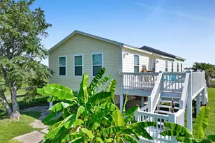 1120 N Monkhouse Dr, Crystal Beach, TX 77650 - Photo 2