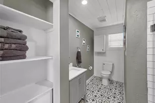 1120 N Monkhouse Dr, Crystal Beach, TX 77650 - Photo 46