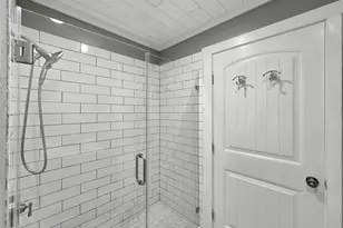 1120 N Monkhouse Dr, Crystal Beach, TX 77650 - Photo 48