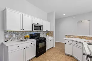 16806 Bay Ledge Ct, Friendswood, TX 77546 - Photo 10