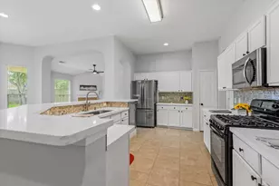 16806 Bay Ledge Ct, Friendswood, TX 77546 - Photo 8