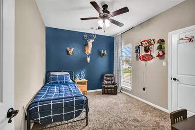 401 Heritage Oaks Drive, Angleton, TX 77515 - Photo 26