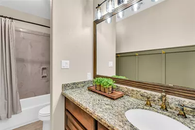 401 Heritage Oaks Drive, Angleton, TX 77515 - Photo 30