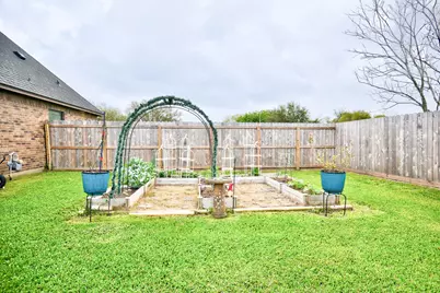 401 Heritage Oaks Drive, Angleton, TX 77515 - Photo 40