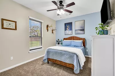 401 Heritage Oaks Drive, Angleton, TX 77515 - Photo 32