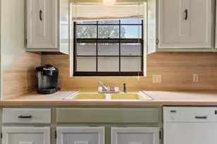 1710 Longhorn Ave, Bay City, TX 77414 - Photo 12