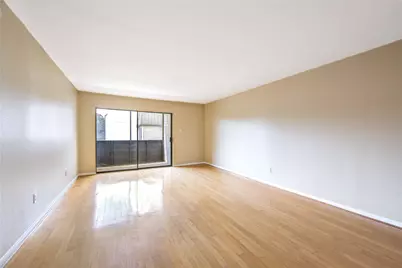 3055 Walnut Bend Lane #21, Houston, TX 77042 - Photo 2