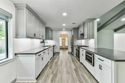 4102 Honey Oaks Drive, Taylor Lake Village, TX 77586 - Photo 6