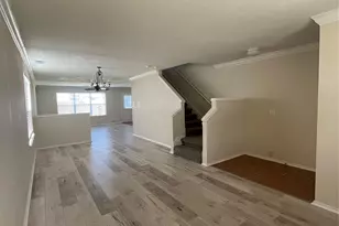 10506 Sugar Trace Dr, Sugar Land, TX 77498 - Photo 2
