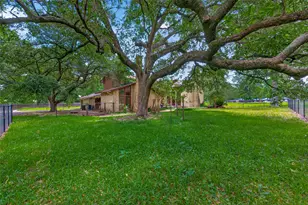 219 Cardinal Dr, Liberty, TX 77575 - Photo 46