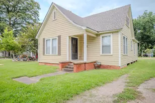 604 Abell St, Wharton, TX 77488 - Photo 4