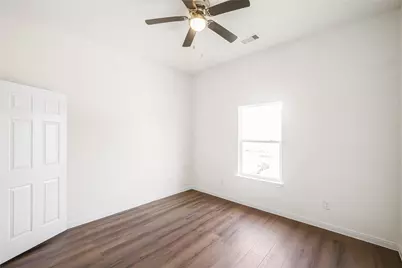 6413 N Ridgecrest Drive, Hitchcock, TX 77563 - Photo 26